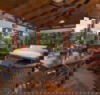 Rose Gums Wilderness Retreat - Yamba Accommodation