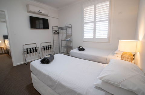 The Platypus Accommodation And Cafe - Yamba Accommodation 4