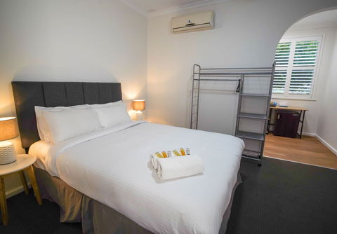The Platypus Accommodation And Cafe - Yamba Accommodation 8