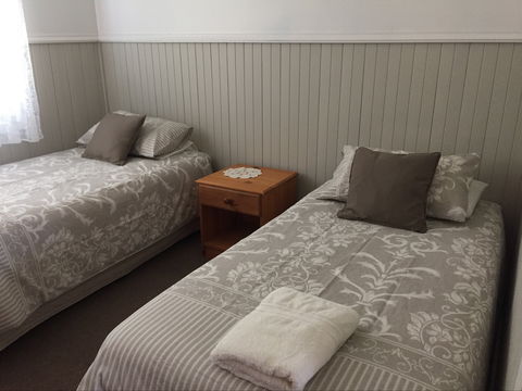 Riverland Holiday Cottage - Yamba Accommodation 2