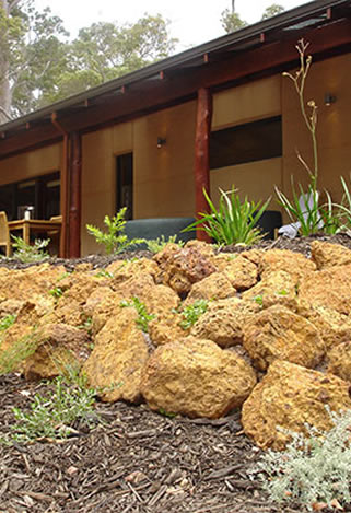 Jarrah Grove Retreat - Yamba Accommodation 2