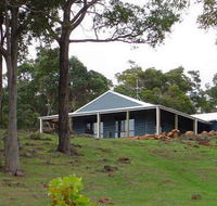 Vista Ridge Estate - Top Paddock Cottage - Yamba Accommodation