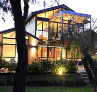 Halcyon Bay - Yamba Accommodation