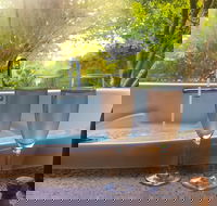 Adelaide Hills Retreats - The Nest - Yamba Accommodation