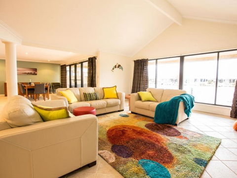 Canal Elegance In Yunderup - Yamba Accommodation 0