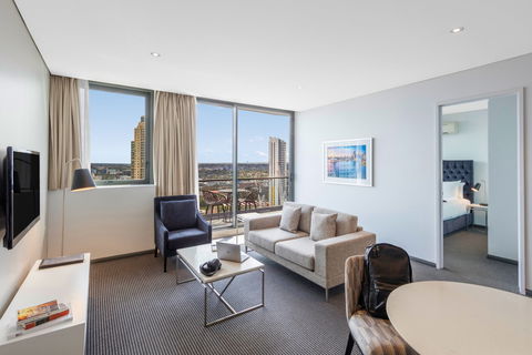 Meriton Suites Campbell Street - Yamba Accommodation 2