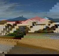 New Ladsys - Yamba Accommodation