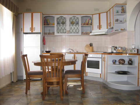 Peel Cottage - Yamba Accommodation 2
