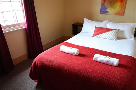 Royal Hotel Cooma - Yamba Accommodation 1
