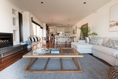 Spinnakers Waterfront - Yamba Accommodation 0