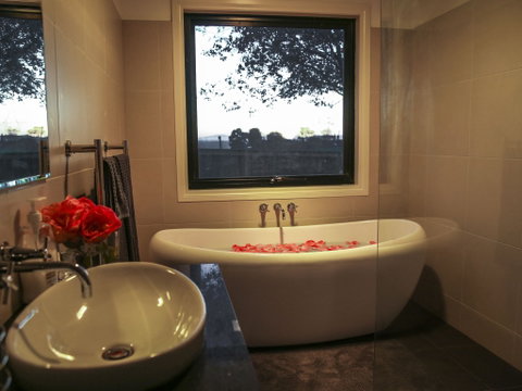 Ballachulish Farm Stay - Yamba Accommodation 0