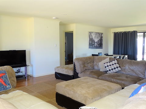 Baydream - Yamba Accommodation 2