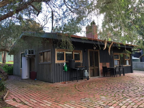 Bells Estate Great Ocean Road Cottages - Yamba Accommodation 2