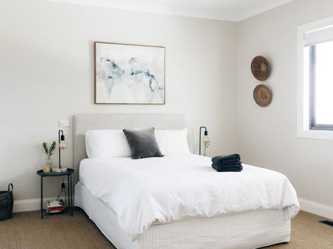 Chic Country Cottage With Vineyard Views - Yamba Accommodation 2