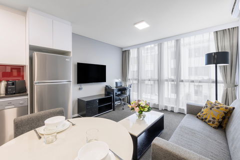 Meriton Suites Adelaide Street, Brisbane - Yamba Accommodation 2