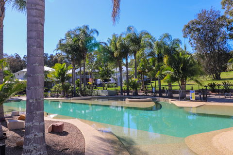Pelican Escape 11 - Yamba Accommodation 1