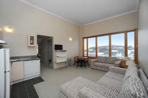 Smiggins Chalet Apartments - Yamba Accommodation 2