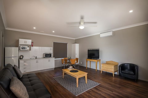 Akuna Motor Inn - Yamba Accommodation 0