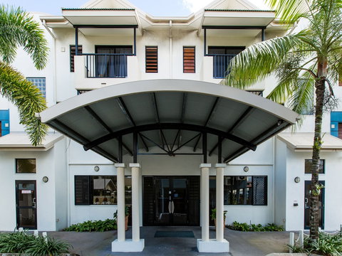 Cairns Queens Court - Yamba Accommodation 1