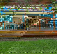 Frankie's Beach House - Yamba Accommodation