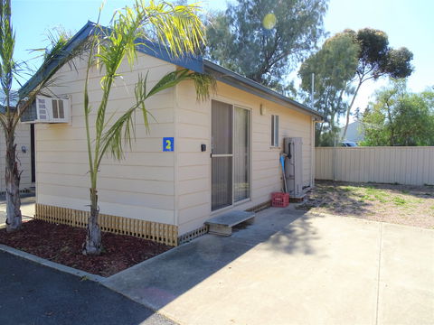 Moonta Bay Cabins - Cabin 2 - Yamba Accommodation 0