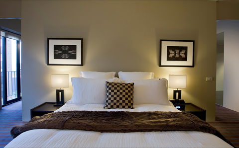 Overlooking The City's Silhouette - Yamba Accommodation 1