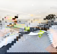 Phillip Island Towers - Yamba Accommodation