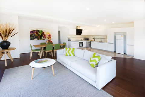 Phillip Island Towers - Yamba Accommodation 0