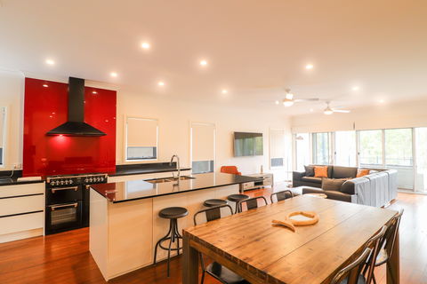 Sunset On Lake Point - Yamba Accommodation 2