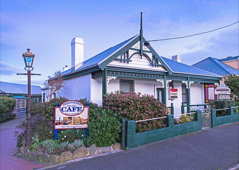 Touchwood Cottages & Gallery & Cafe - Yamba Accommodation 0
