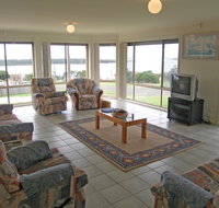 Water View House - Yamba Accommodation