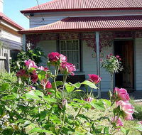 Airleigh - Rose Cottage - Yamba Accommodation