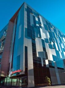 Travelodge Docklands - Yamba Accommodation 3