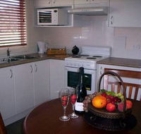 Prom Port Cottages - Yamba Accommodation