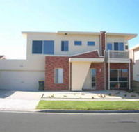 Le Manor - Yamba Accommodation