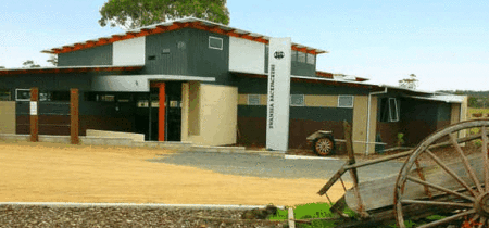 Swansea Backpacker Lodge - Yamba Accommodation