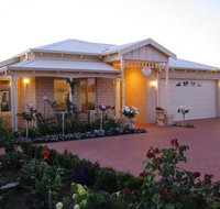 Sussex on Willis Cove Bed and Breakfast - Yamba Accommodation