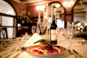 Titanic Theatre Restaurant - Yamba Accommodation 3