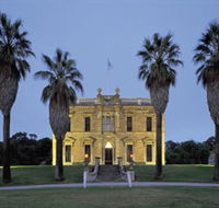 Martindale Hall - Yamba Accommodation