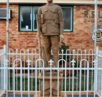 Soldier Statue Memorial Chinchilla - Yamba Accommodation