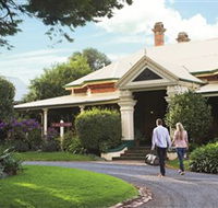 Historical Walk Through Russell Street - Yamba Accommodation