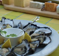 Oyster Shed on Wray Street - Yamba Accommodation