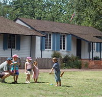 La Trobe's Cottage - Yamba Accommodation