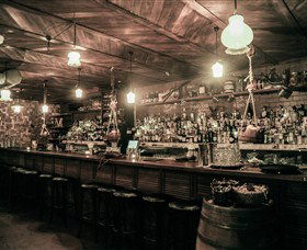 Button Bar - Yamba Accommodation 0