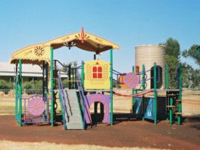 Charleville - Graham Andrews Parklands - Yamba Accommodation 4