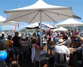 Live Entertainment At Magnetic Island - Yamba Accommodation 2