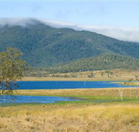 Lake Elphinstone - Yamba Accommodation