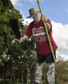 Cane Cutter Memorial - Yamba Accommodation 2
