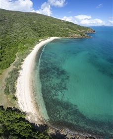 Connie Bay On Keswick Island - Yamba Accommodation 2