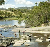 Polly McQuinns - Yamba Accommodation